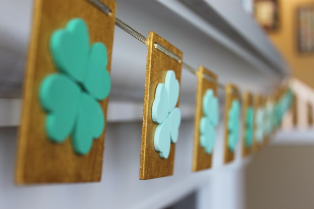 Wooden Shamrock Garland